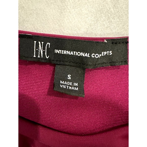 Deep Pink Blouse With Ruching, asymetrical, Puffy upper - Picture 5 of 7